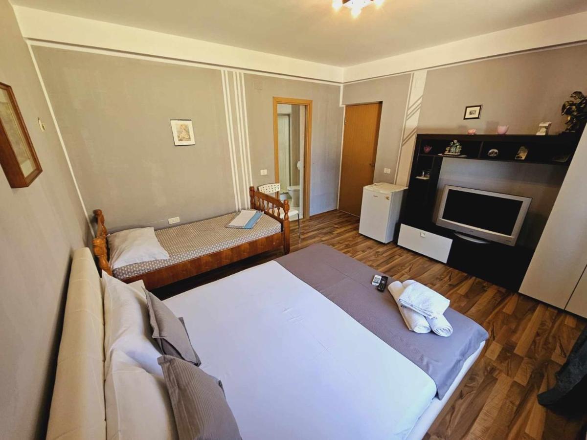 Casa Ana Hotel เอโฟริเอนอร์ด ภายนอก รูปภาพ